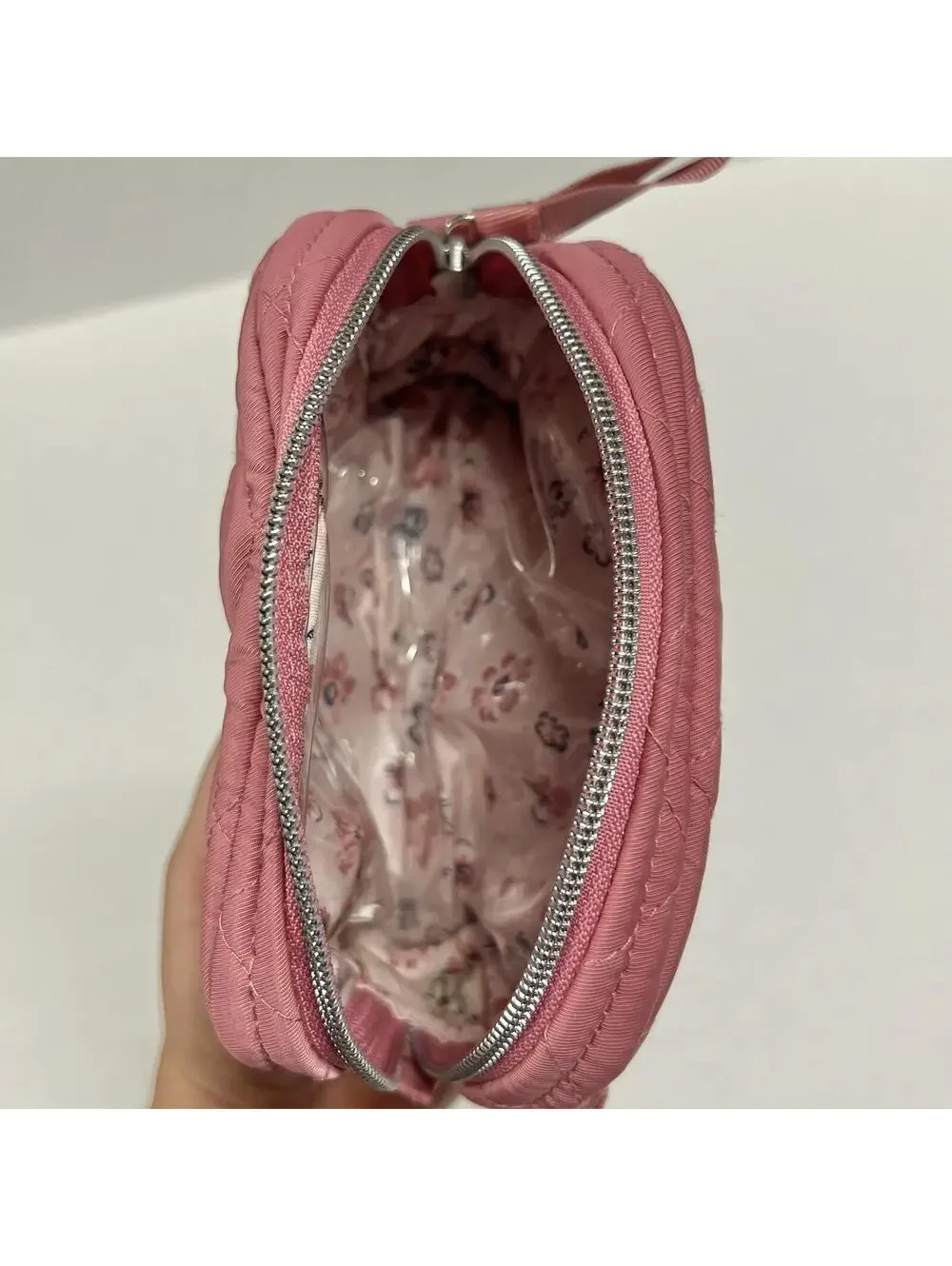 Vera Bradley Cosmetic Bag Quilted Lined Interior Pink Iconic Strawberry Ice